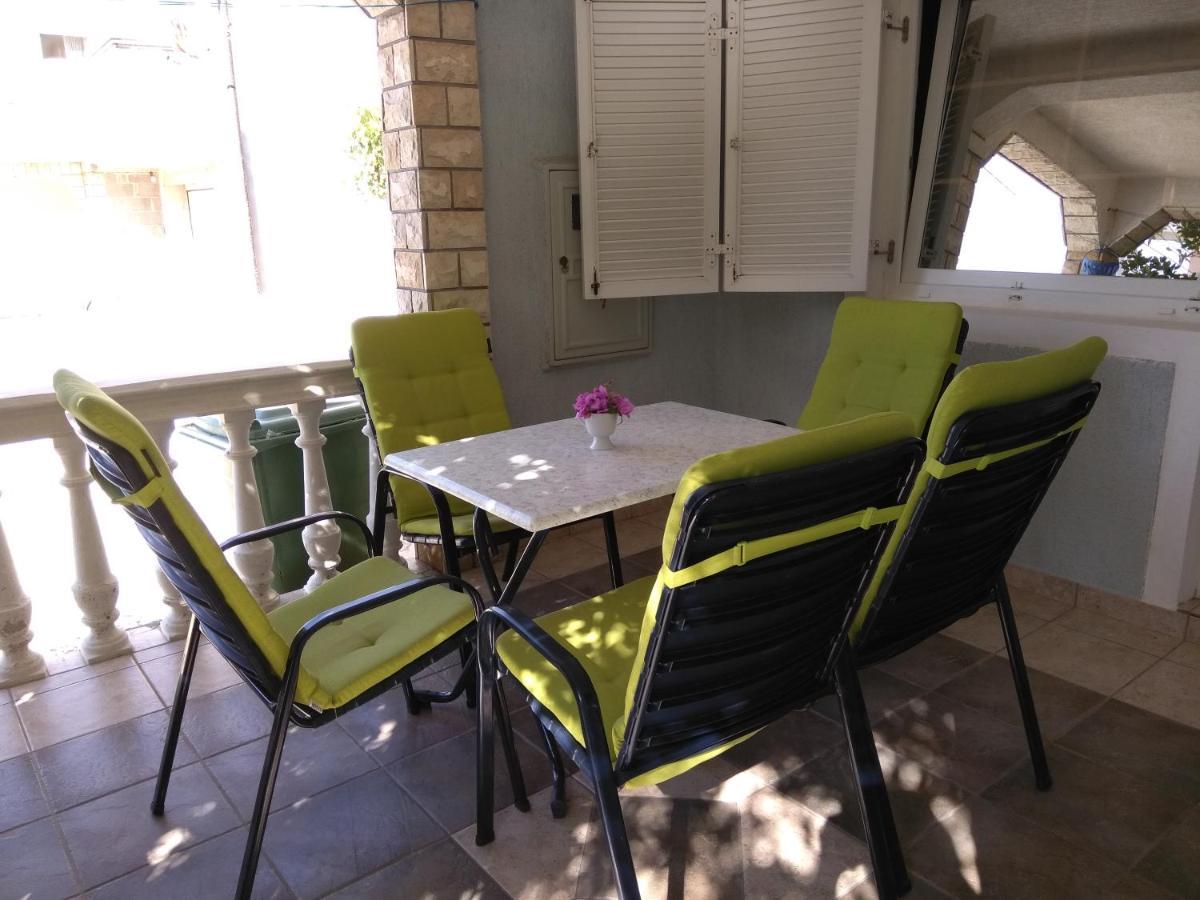 Apartmani Korade Vir Ngoại thất bức ảnh