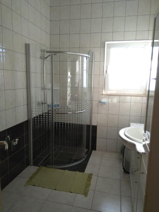 Apartmani Korade Vir Ngoại thất bức ảnh